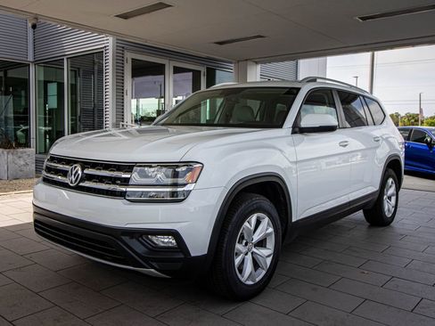 Used 2019 Volkswagen Atlas SE w/ Towing Package image 12