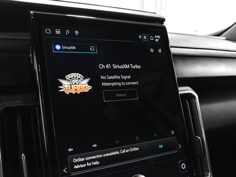 Used 2025 GMC Acadia Elevation image 17