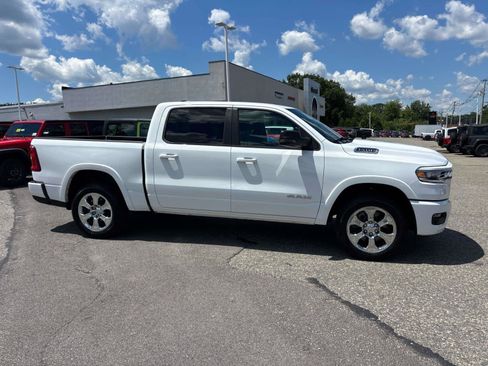 Used 2026 RAM 1500 Big Horn AWD/4WD image 2