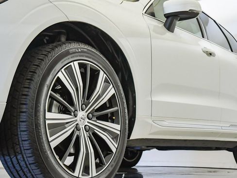 Certified 2022 Volvo XC60 B5 Inscription image 10