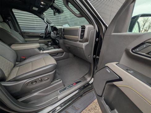 Used 2023 Chevrolet Silverado 1500 ZR2 w/ Technology Package image 23