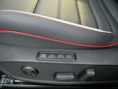 New 2026 Volkswagen GTI SE FWD image 7
