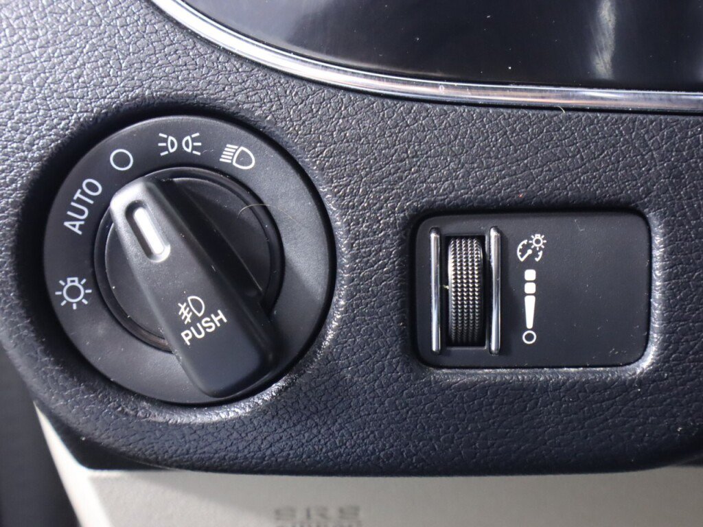 Used 2019 Dodge Grand Caravan SXT FWD image 10