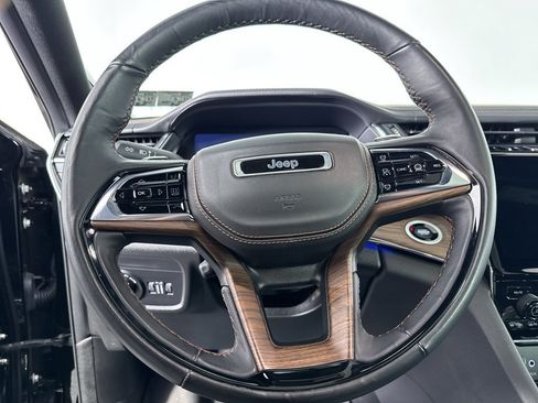 Used 2023 Jeep Grand Cherokee L Summit AWD/4WD image 24
