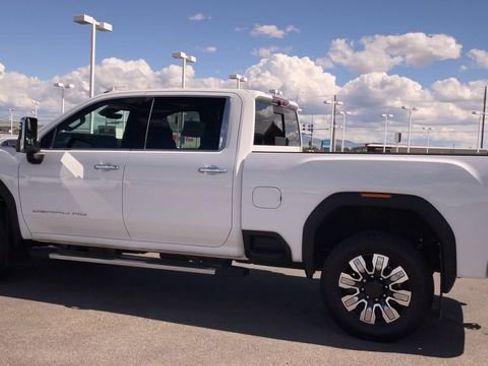 Used 2025 GMC Sierra 3500 Denali w/ Denali Reserve Package AWD/4WD image 7