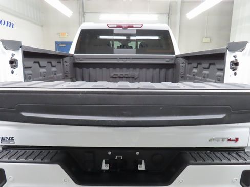 Used 2024 GMC Sierra 1500 AT4 w/ Technology Package image 41