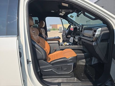 Used 2024 Ford F250 Platinum AWD/4WD image 19