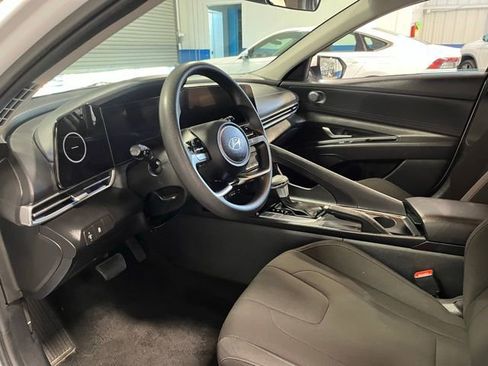 Used 2024 Hyundai Elantra SEL FWD image 22