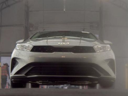 Used 2023 Kia Forte LXS FWD image 4