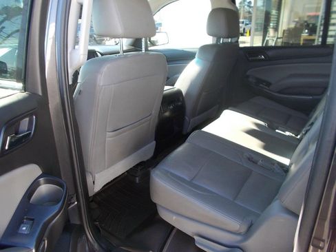 Used 2018 Chevrolet Suburban LT image 17