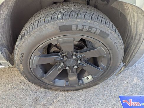 Used 2017 GMC Yukon Denali w/ Open Road Package image 6