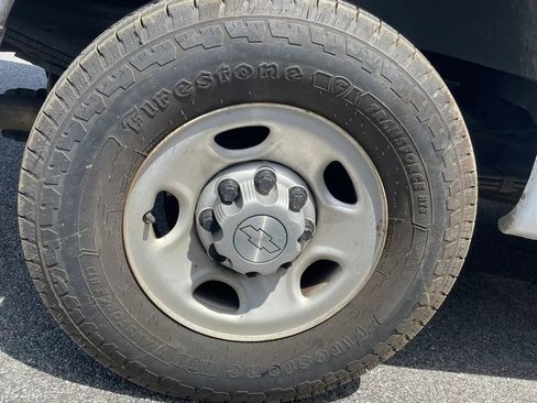 Used 2019 Chevrolet Express 2500 w/ Driver Convenience Package RWD image 29