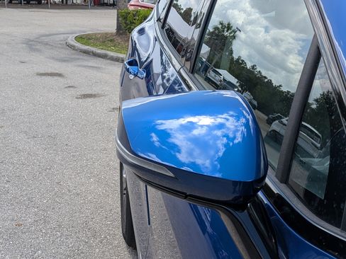 Used 2025 Kia Sportage SX image 12