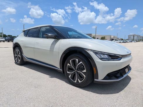 Certified 2024 Kia EV6 Wind w/ Wind Technology Package RWD image 2