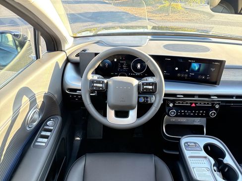 New 2026 Hyundai Ioniq 9 SEL image 15