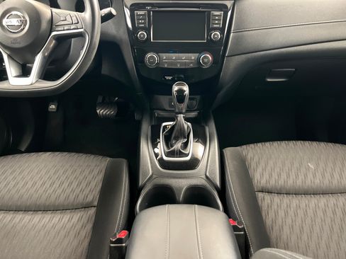 Used 2018 Nissan Rogue S AWD/4WD image 13