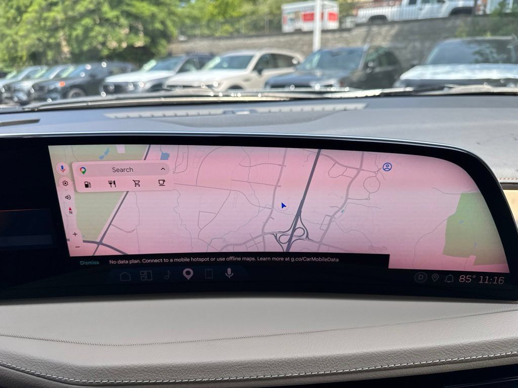 Used 2024 Cadillac XT4 Luxury w/ Cold Weather Package FWD image 18