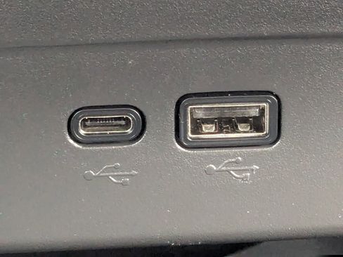 Used 2025 Chevrolet Trax LS image 21