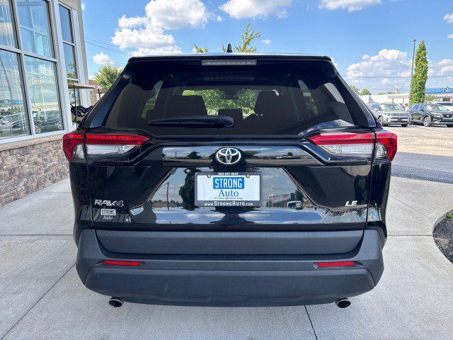 Used 2025 Toyota RAV4 LE FWD image 4