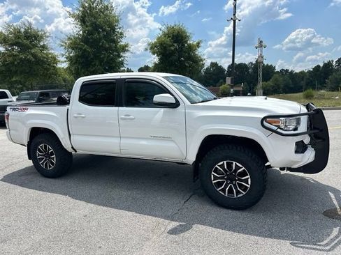 Used 2020 Toyota Tacoma TRD Sport AWD/4WD image 6