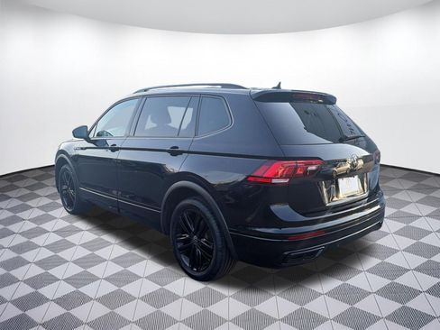 Certified 2022 Volkswagen Tiguan SE R-Line AWD/4WD image 3