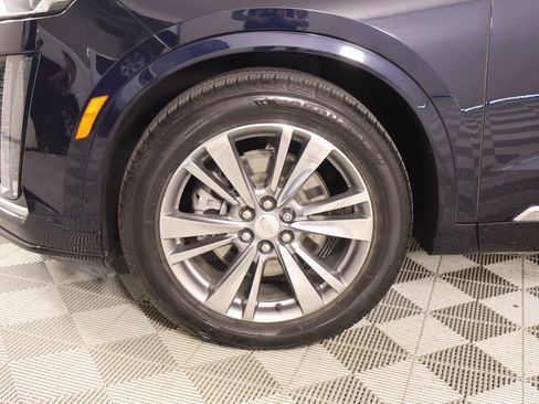 Used 2022 Cadillac XT6 Premium Luxury w/ LPO, Floor Liner Package AWD/4WD image 20
