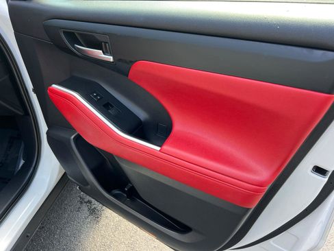 Used 2021 Toyota Highlander XSE image 15