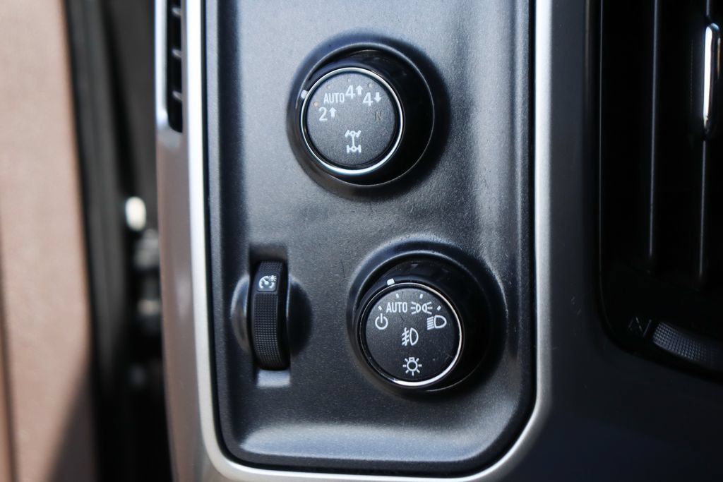 Used 2018 Chevrolet Silverado 1500 LTZ Z71 AWD/4WD image 22