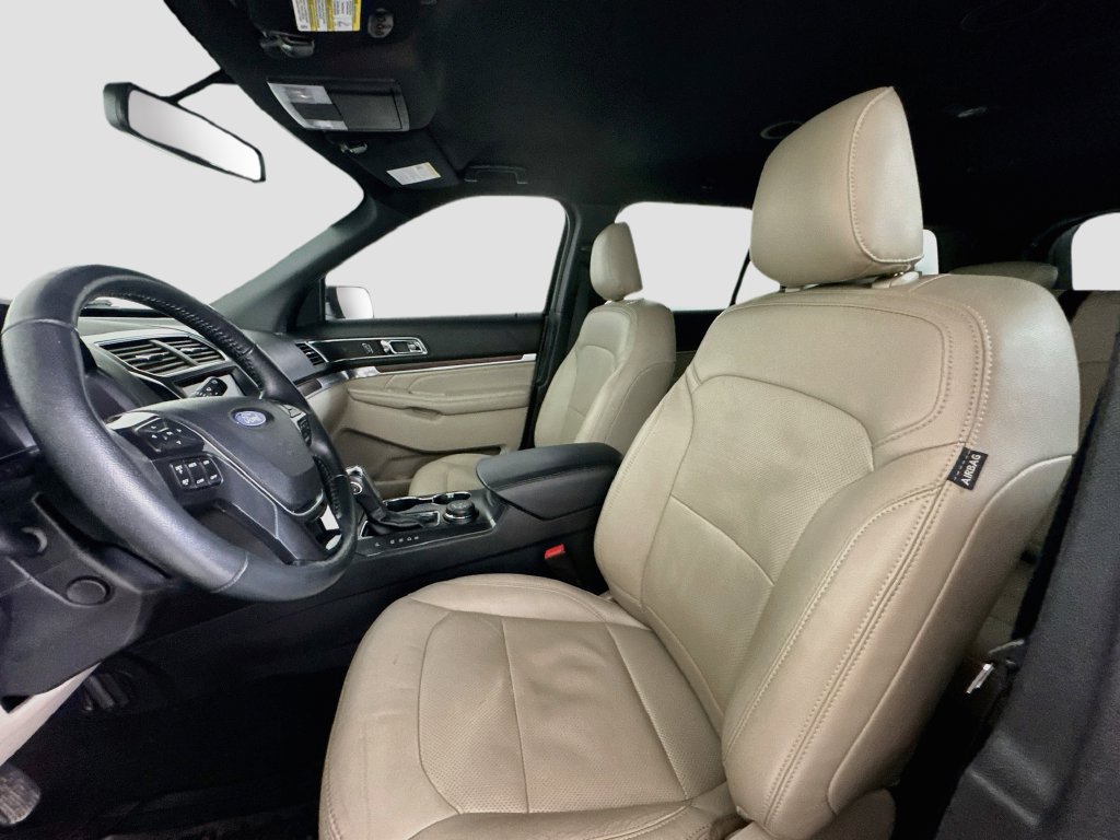 Used 2019 Ford Explorer Limited w/ Class III Trailer Tow Package AWD/4WD image 12