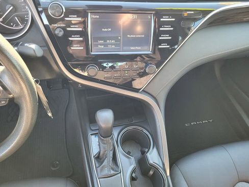 Used 2018 Toyota Camry LE image 18