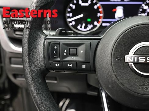 Used 2023 Nissan Rogue S AWD/4WD image 15