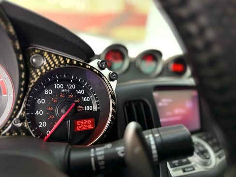 Used 2017 Nissan 370Z w/ Sport Package image 28