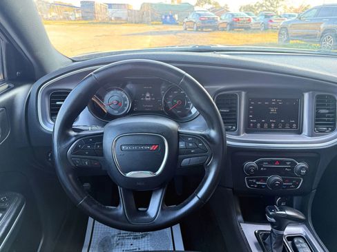 Used 2019 Dodge Charger SXT w/ Plus Group image 21