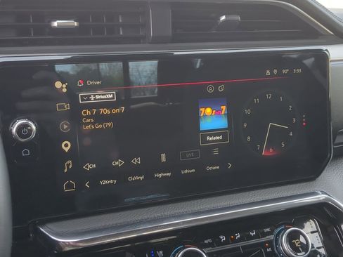 Used 2024 GMC Sierra 2500 Denali w/ Denali Reserve Package image 13