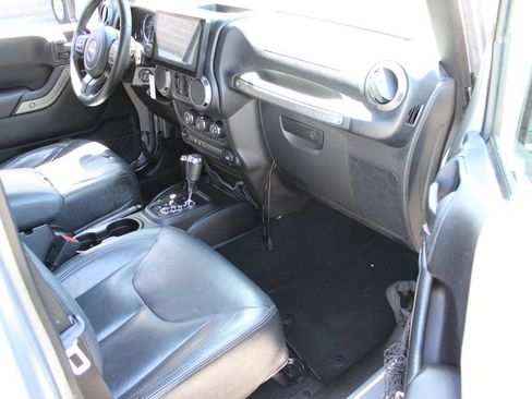 Used 2015 Jeep Wrangler Unlimited Sport w/ Quick Order Package 24S AWD/4WD image 37