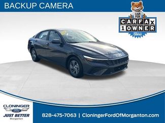 Used 2024 Hyundai Elantra SE image 1