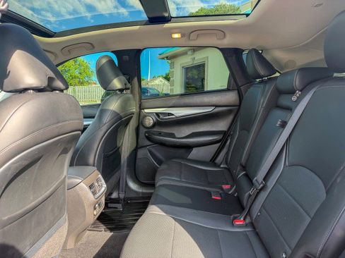 Used 2019 INFINITI QX50 Essential w/ Premium Audio Package FWD image 6