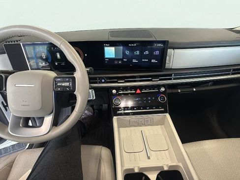 Used 2025 Hyundai Santa Fe SEL image 11
