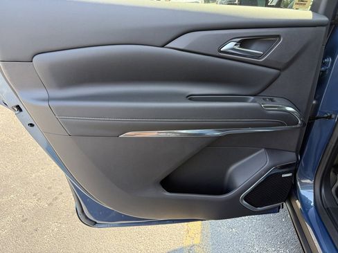 New 2026 Chevrolet Traverse LT w/ Enhanced Driving Package image 9