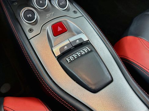 Used 2014 Ferrari 458 Italia Coupe RWD image 36