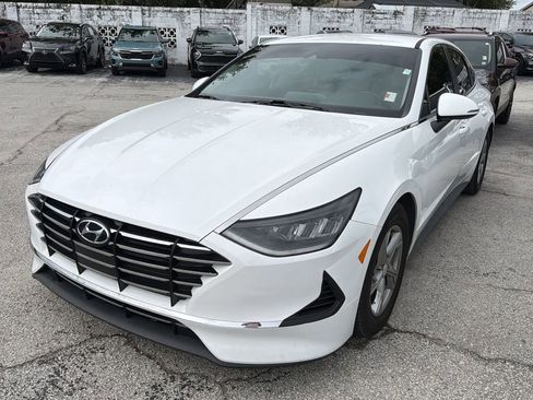 Used 2022 Hyundai Sonata SE w/ Cargo Package FWD image 3