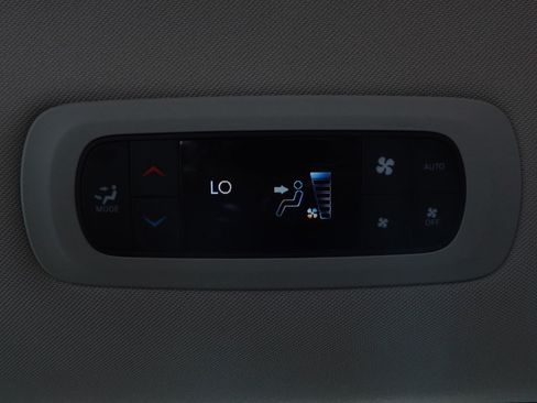 Used 2024 Chrysler Pacifica Touring-L FWD image 25