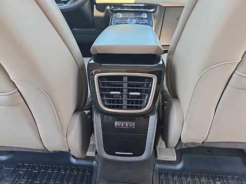 Used 2022 Lincoln Nautilus Reserve image 20