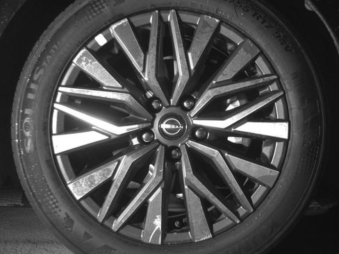 Used 2025 Nissan Altima 2.5 SV FWD image 13