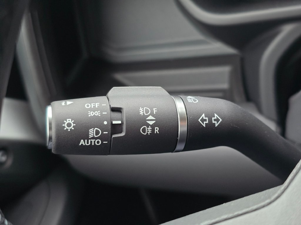 New 2026 Land Rover Defender 110 X-Dynamic SE AWD/4WD image 27