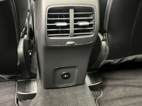 Certified 2024 Ford Escape Platinum w/ Premium Technology Package image 13