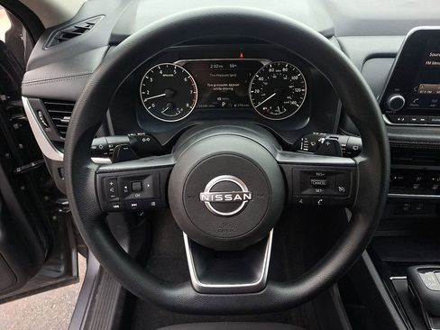 Used 2024 Nissan Rogue S image 18