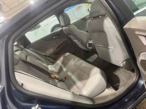 Used 2018 Chevrolet Malibu Premier w/ Premier Sun and Wheel Package FWD image 25
