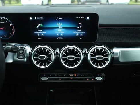 Used 2020 Mercedes-Benz GLB 250 image 17
