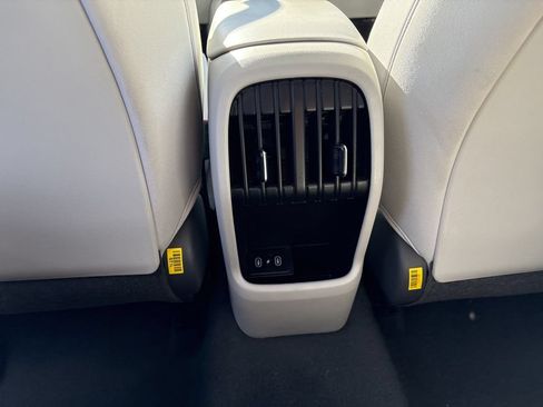 Used 2025 Hyundai Kona SEL FWD image 41